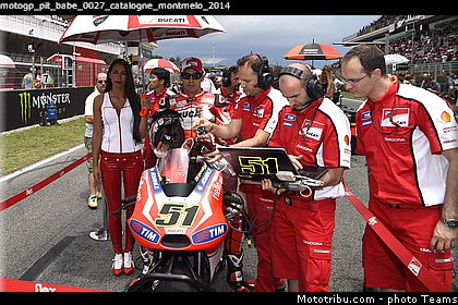 motogp_pit_babe_0027_catalogne_montmelo_2014.jpg