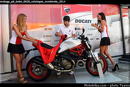 motogp_pit_babe_0028_catalogne_montmelo_2014.jpg