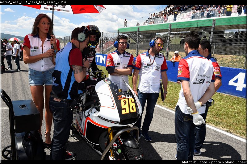moto2_rossi_001_pays_bas_assen_2014