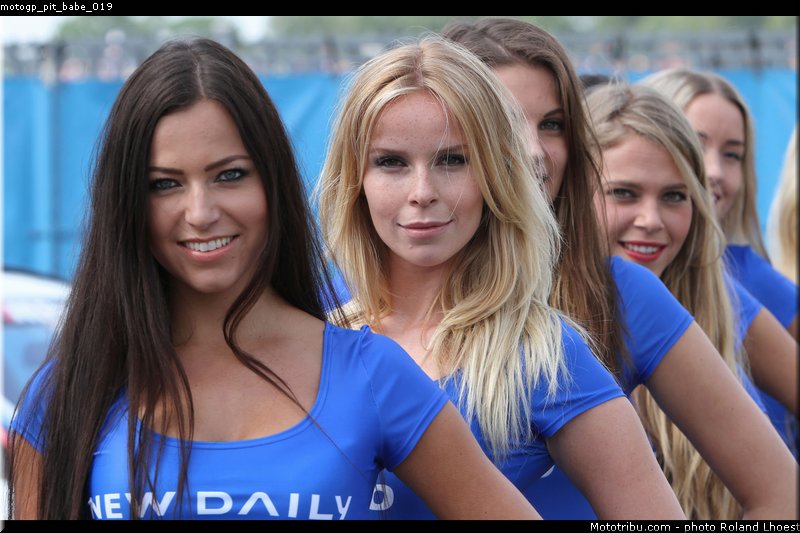 motogp_pit_babe_019