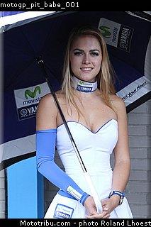 motogp_pit_babe_001.jpg