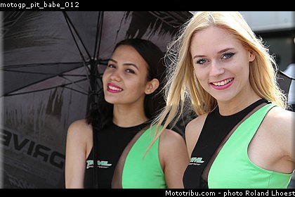 motogp_pit_babe_012.jpg