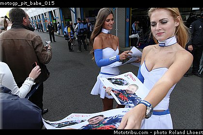 motogp_pit_babe_015.jpg