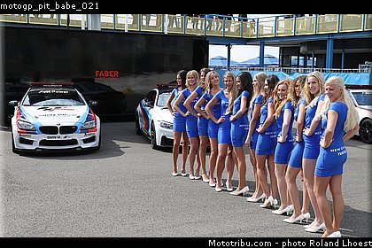 motogp_pit_babe_021.jpg