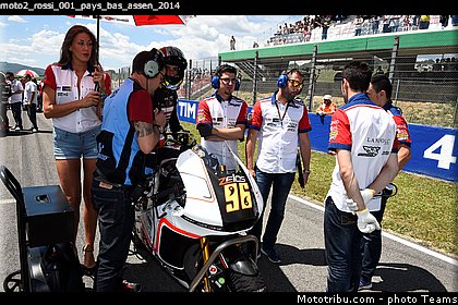 moto2_rossi_001_pays_bas_assen_2014.jpg
