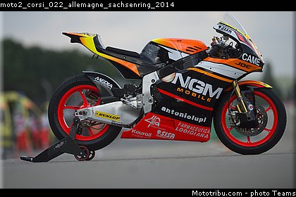 moto2_corsi_022_allemagne_sachsenring_2014.jpg