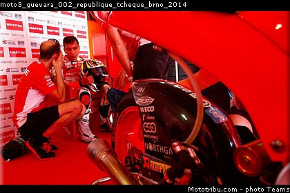 moto3_guevara_002_republique_tcheque_brno_2014.jpg