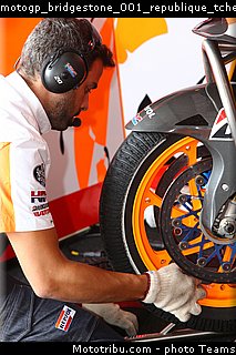 motogp_bridgestone_001_republique_tcheque_brno_2014.jpg