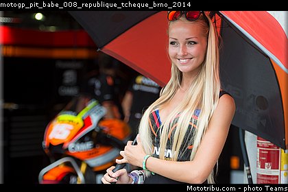 motogp_pit_babe_008_republique_tcheque_brno_2014.jpg