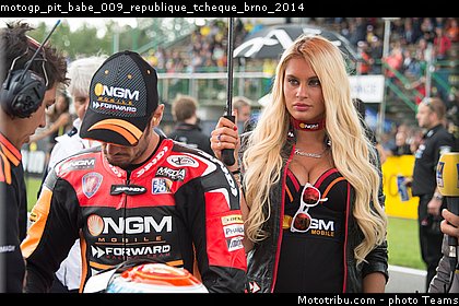 motogp_pit_babe_009_republique_tcheque_brno_2014.jpg