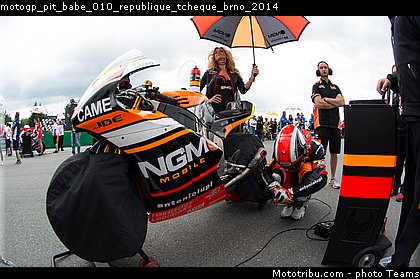 motogp_pit_babe_010_republique_tcheque_brno_2014.jpg