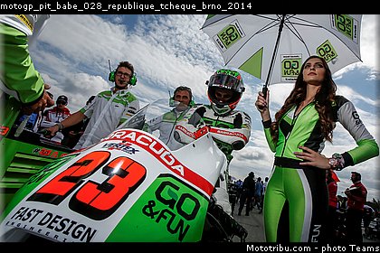 motogp_pit_babe_028_republique_tcheque_brno_2014.jpg
