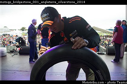 motogp_bridgestone_001_angleterre_silverstone_2014.jpg
