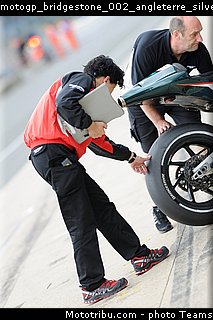 motogp_bridgestone_002_angleterre_silverstone_2014.jpg