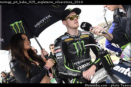 motogp_pit_babe_025_angleterre_silverstone_2014.jpg