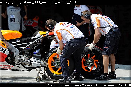 motogp_bridgestone_004_malaisie_sepang_2014.jpg
