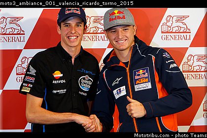 moto3_ambiance_001_valencia_ricardo_tormo_2015.jpg