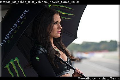motogp_pit_babes_010_valencia_ricardo_tormo_2015.jpg