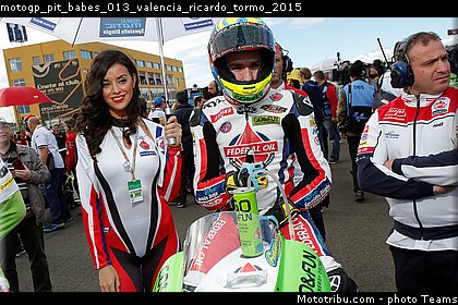 motogp_pit_babes_013_valencia_ricardo_tormo_2015.jpg