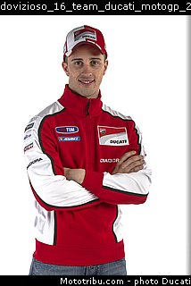 dovizioso_16_team_ducati_motogp_2014.jpg