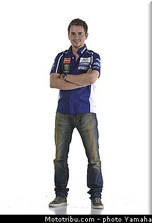 lorenzo_015_team_movistar_yamaha_motogp.jpg