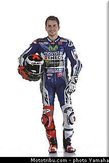 lorenzo_017_team_movistar_yamaha_motogp.jpg