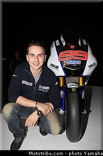 lorenzo_018_team_movistar_yamaha_motogp.jpg