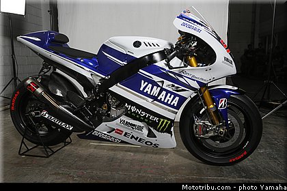 lorenzo_020_team_movistar_yamaha_motogp.jpg