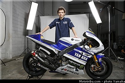 rossi_17_team_movistar_yamaha_motogp.jpg