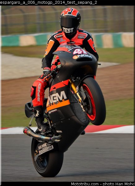 espargaro_a_006_motogp_2014_test_sepang_2