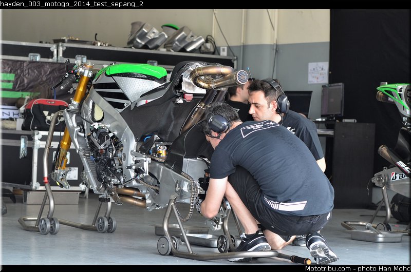 hayden_003_motogp_2014_test_sepang_2