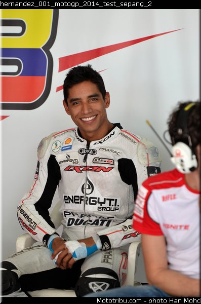hernandez_001_motogp_2014_test_sepang_2
