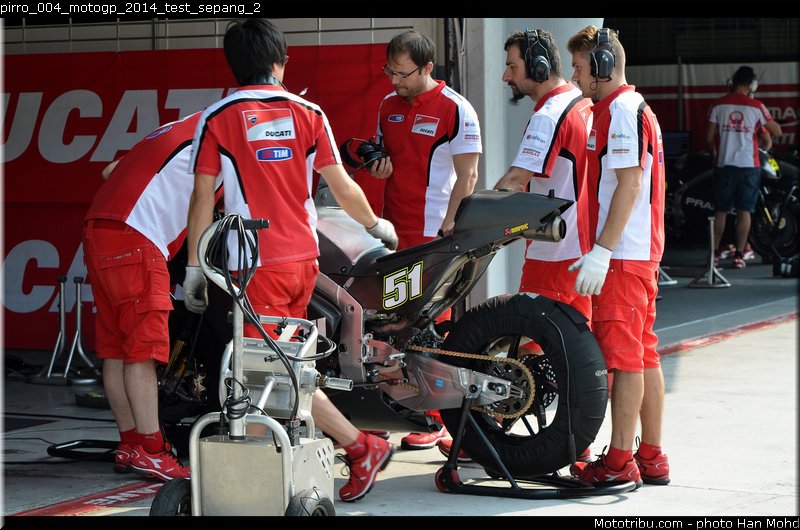 pirro_004_motogp_2014_test_sepang_2