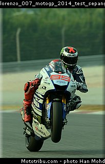 lorenzo_007_motogp_2014_test_sepang_2.jpg