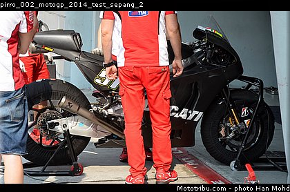 pirro_002_motogp_2014_test_sepang_2.jpg