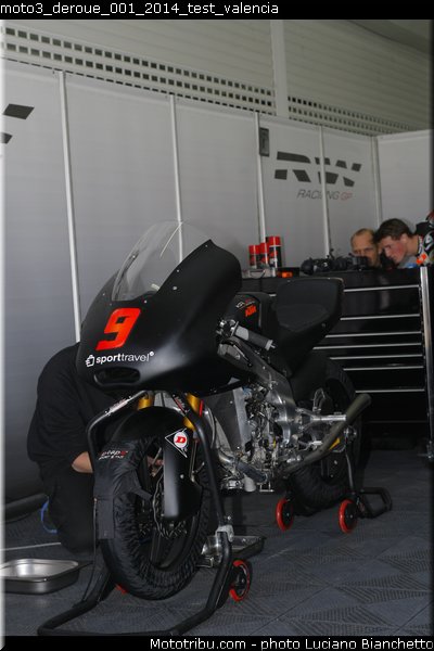 moto3_deroue_001_2014_test_valencia