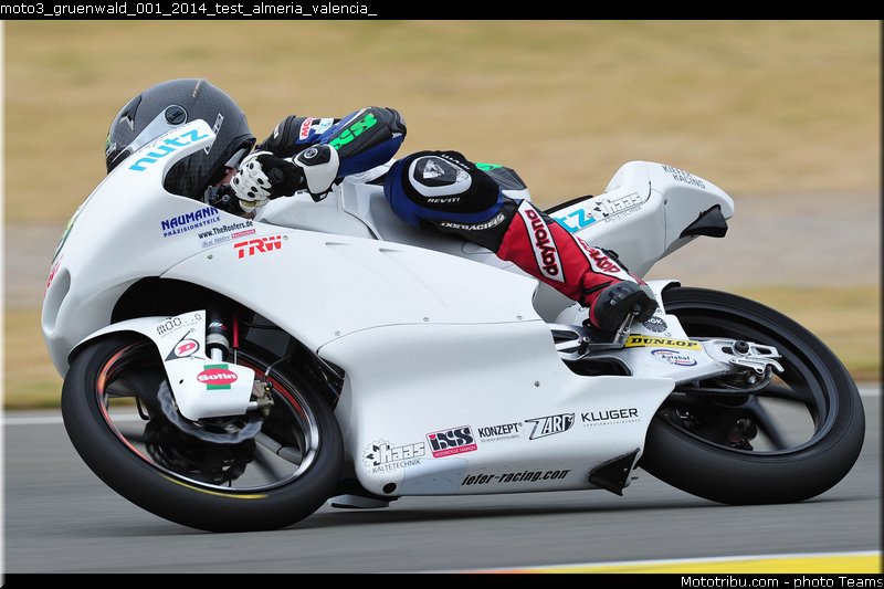 moto3_gruenwald_001_2014_test_almeria_valencia_