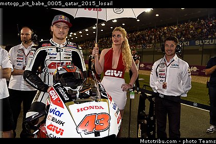 motogp_pit_babe_0005_qatar_2015_losail.jpg