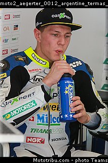 moto2_aegerter_0012_argentine_termas_de_rio_hondo_2015.jpg