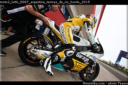 moto2_luthi_0007_argentine_termas_de_rio_hondo_2015.jpg