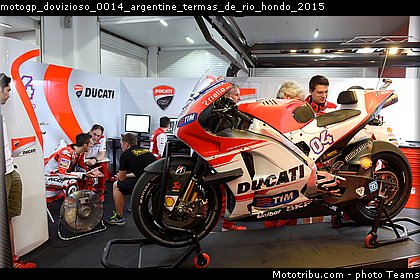 motogp_dovizioso_0014_argentine_termas_de_rio_hondo_2015.jpg