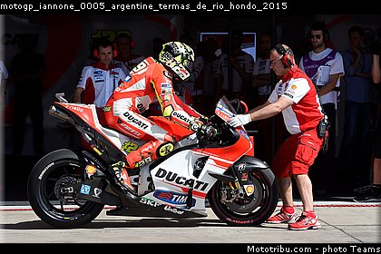 motogp_iannone_0005_argentine_termas_de_rio_hondo_2015.jpg