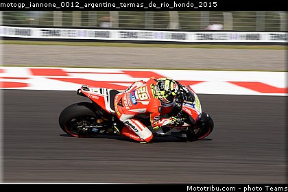 motogp_iannone_0012_argentine_termas_de_rio_hondo_2015.jpg