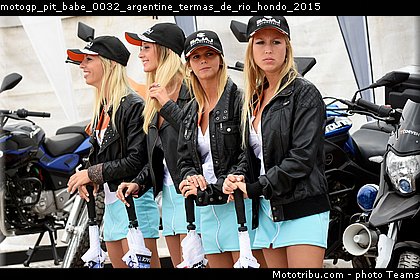 motogp_pit_babe_0032_argentine_termas_de_rio_hondo_2015.jpg