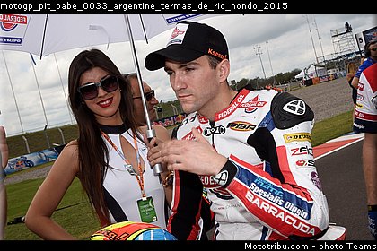 motogp_pit_babe_0033_argentine_termas_de_rio_hondo_2015.jpg