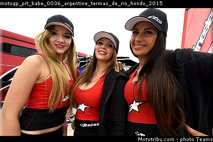 motogp_pit_babe_0036_argentine_termas_de_rio_hondo_2015.jpg