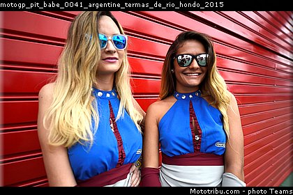 motogp_pit_babe_0041_argentine_termas_de_rio_hondo_2015.jpg
