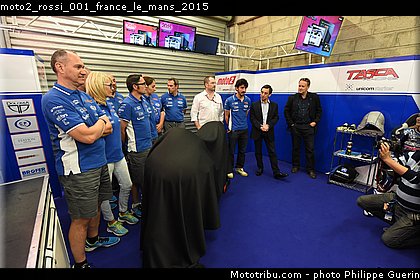 moto2_rossi_001_france_le_mans_2015.jpg
