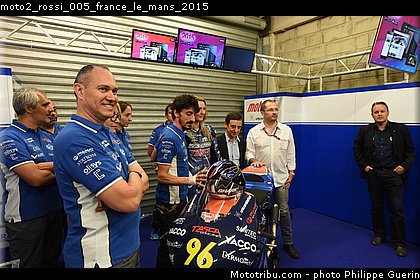 moto2_rossi_005_france_le_mans_2015.jpg