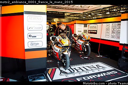 moto2_ambiance_0001_france_le_mans_2015.jpg